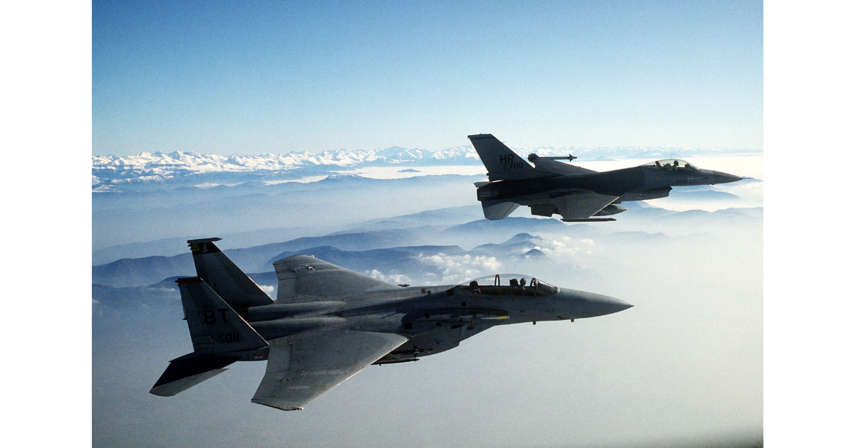 最新最強カバーオール！【アメリカの軍服】防寒難燃パイロットスーツ