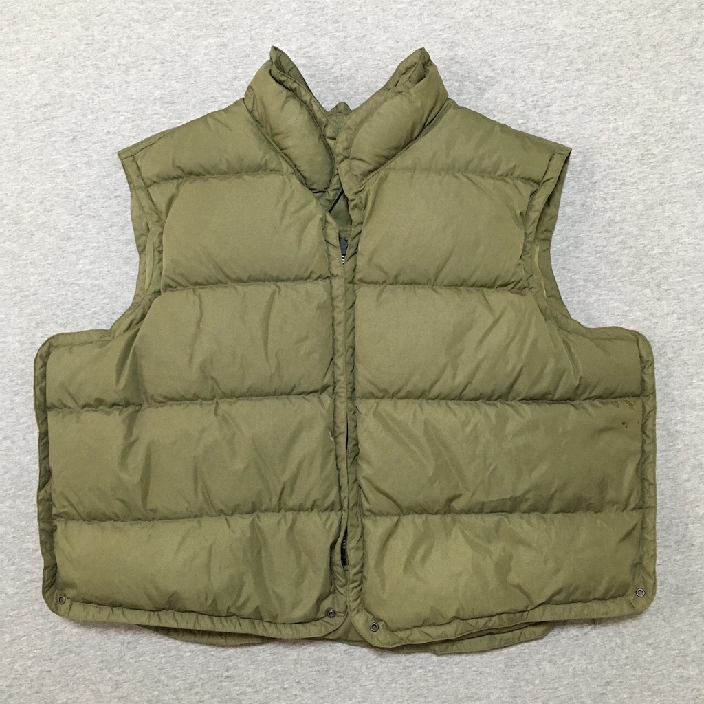 暖かいベストです！【アメリカの軍服】M69ボディアーマー（エポレット