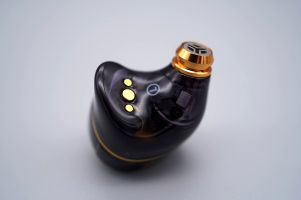 90年代のバンドサウンドにはピヤホン7！ 音楽の懐かしい思い出をAVIOT