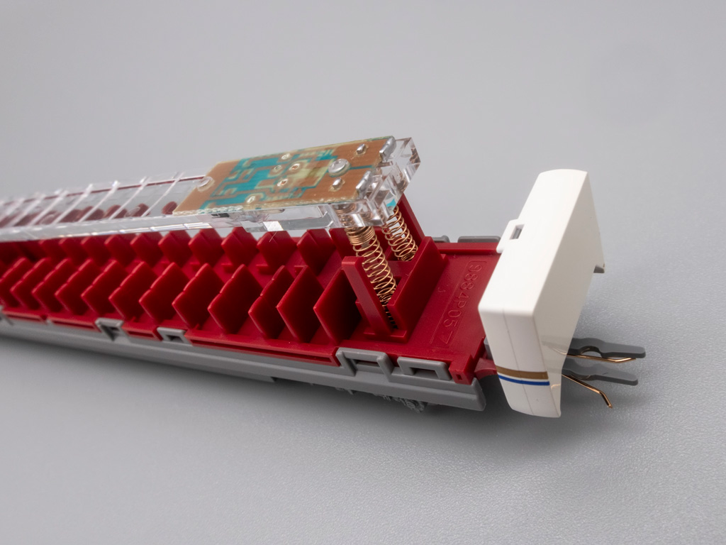 Nゲージ】鉄道模型のNゲージに「室内灯」を入れてみる。 - かわにょぶろぐ