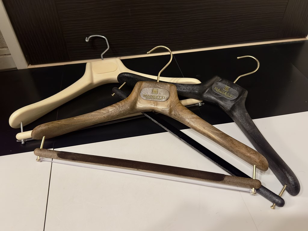 MAINETTIのハンガーをレビュー！サイズは？おすすめの色は？ - 1978