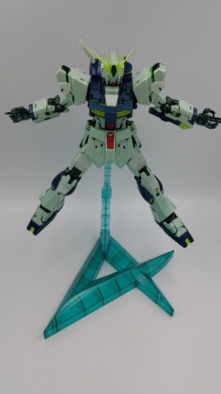 MG「νガンダム ver.Ka（サイコフレーム発動イメージカラー）」レビュー