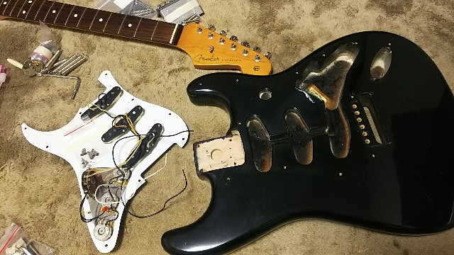 ストラトキャスター改造計画 - Sunrise Effects Pedals