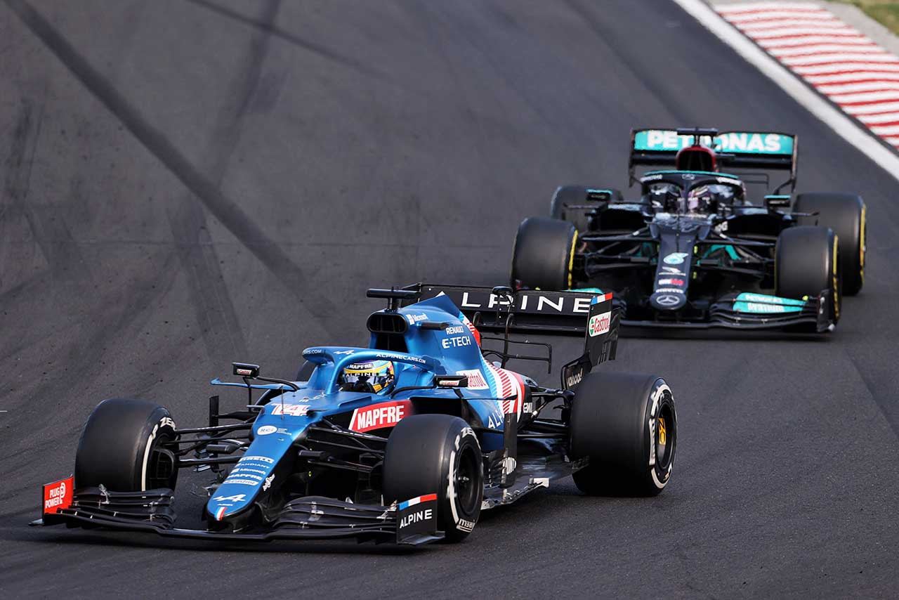 オコンのF1初優勝から3年。アルピーヌ、大波乱のハンガリーGPを制した