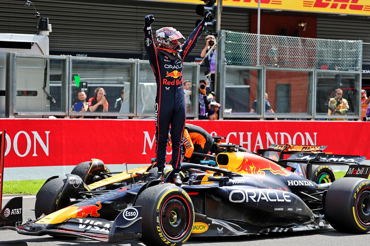 フェルスタッペンがスプリントを制す。角田裕毅はラッセルから順位を