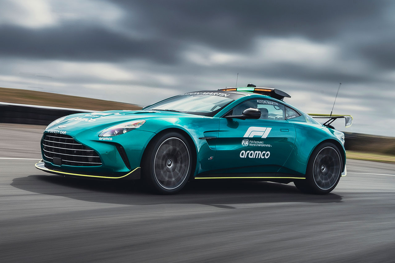 Aston_Martin_Vantage_S_FIA_Saf