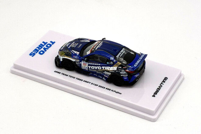 トミカとトーヨータイヤがコラボレーション。D1強豪チームの『GR86