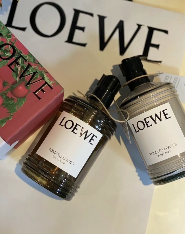 フレッシュな香り LOEWE ロエベ トマトリーフ ボディローション (LOEWE