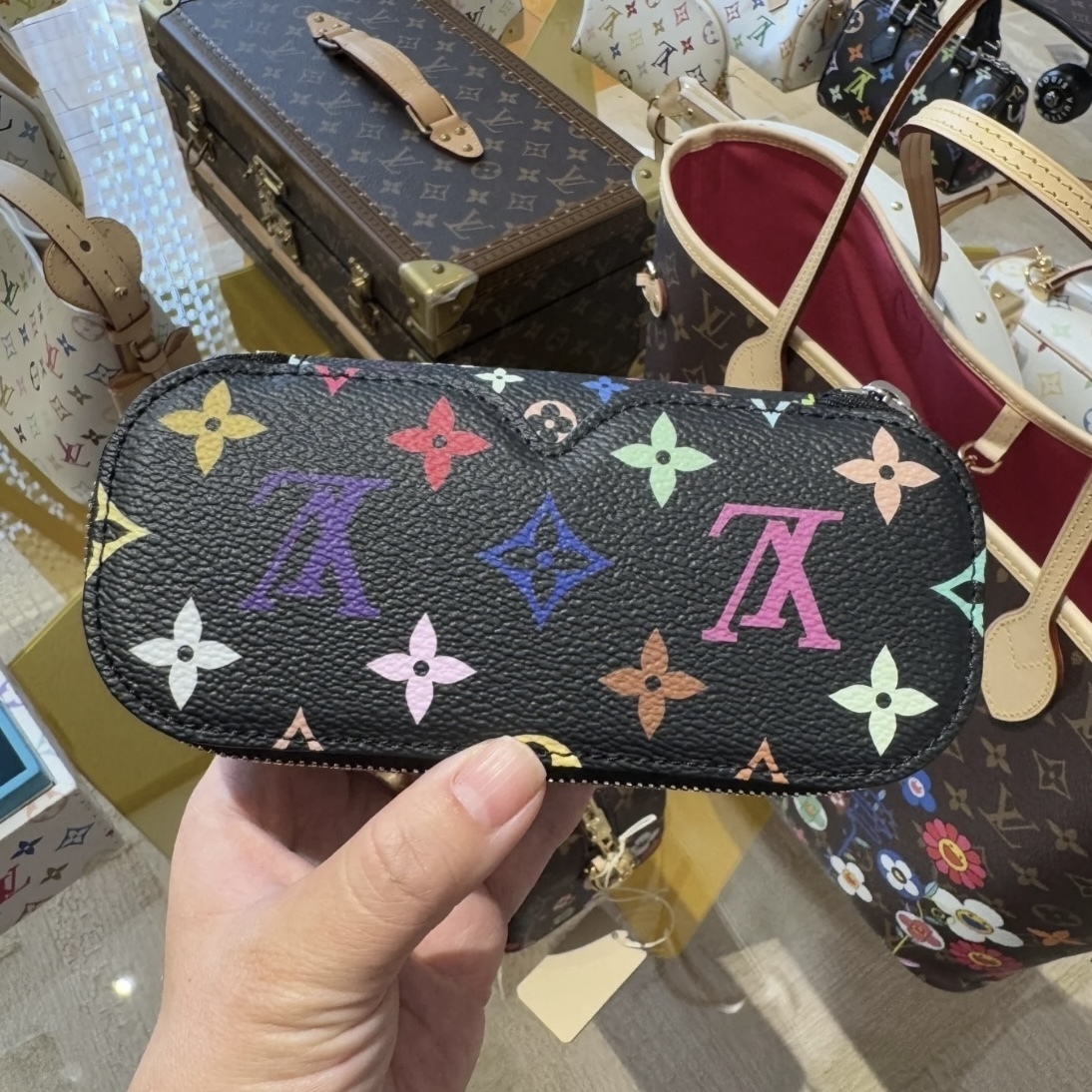 持ち運びに便利♪】ルイヴィトン×村上隆 サングラスケース (Louis