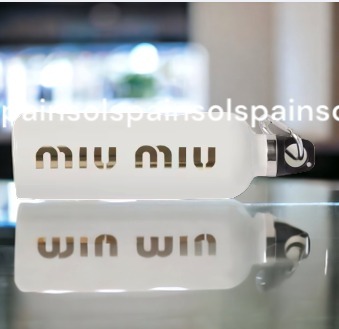 人気上昇中【MIU MIU】ステンレス ロゴウォーターボトル 500ml