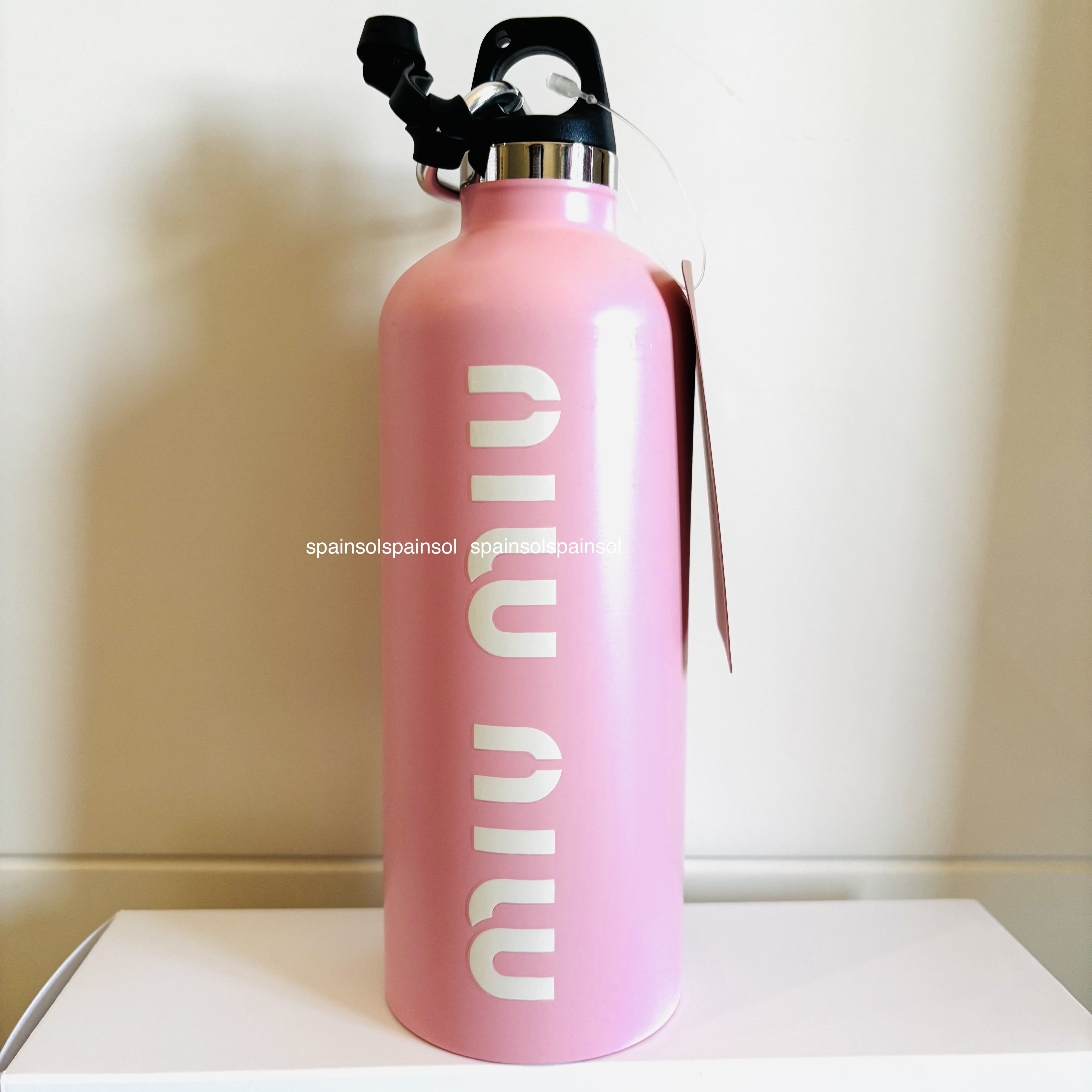 人気上昇中【MIU MIU】ステンレス ロゴウォーターボトル 500ml