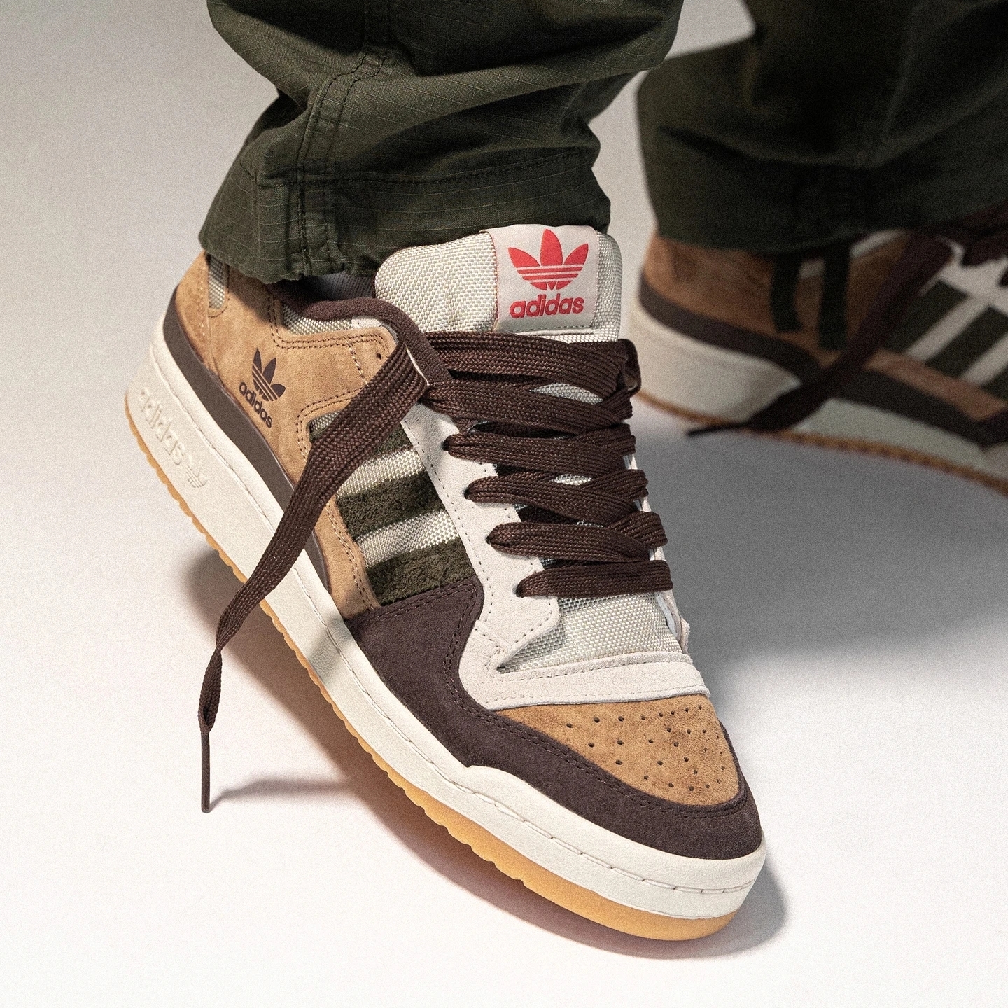 ☆adidas Originals☆フォーラム84 LOW CL☆ベージュ/ブラウン