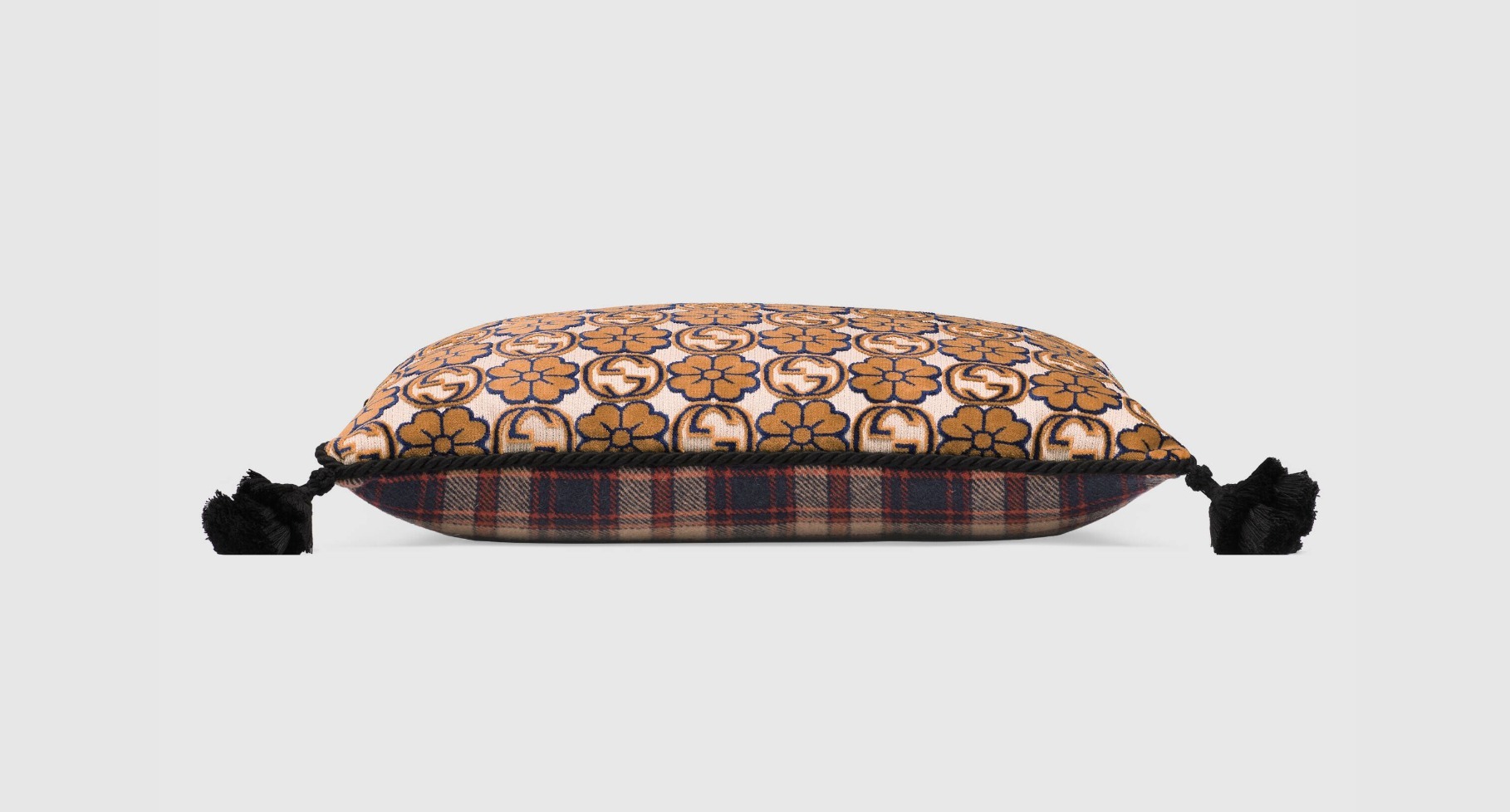 国内発送☆GUCCI】フローラル インターロッキングG クッション (GUCCI