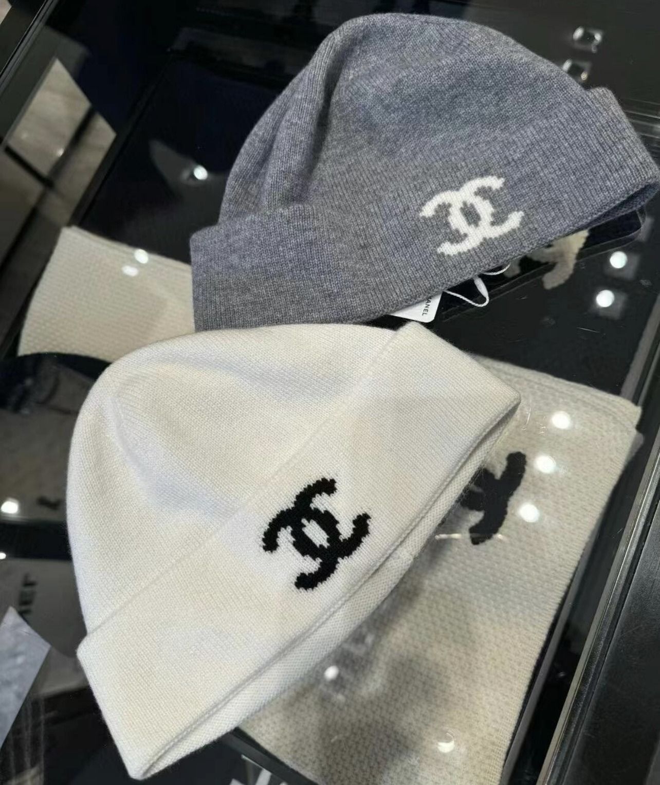 大人気◇シンプルだから毎日使える♪】CHANEL CCロゴ ニット帽 (CHANEL