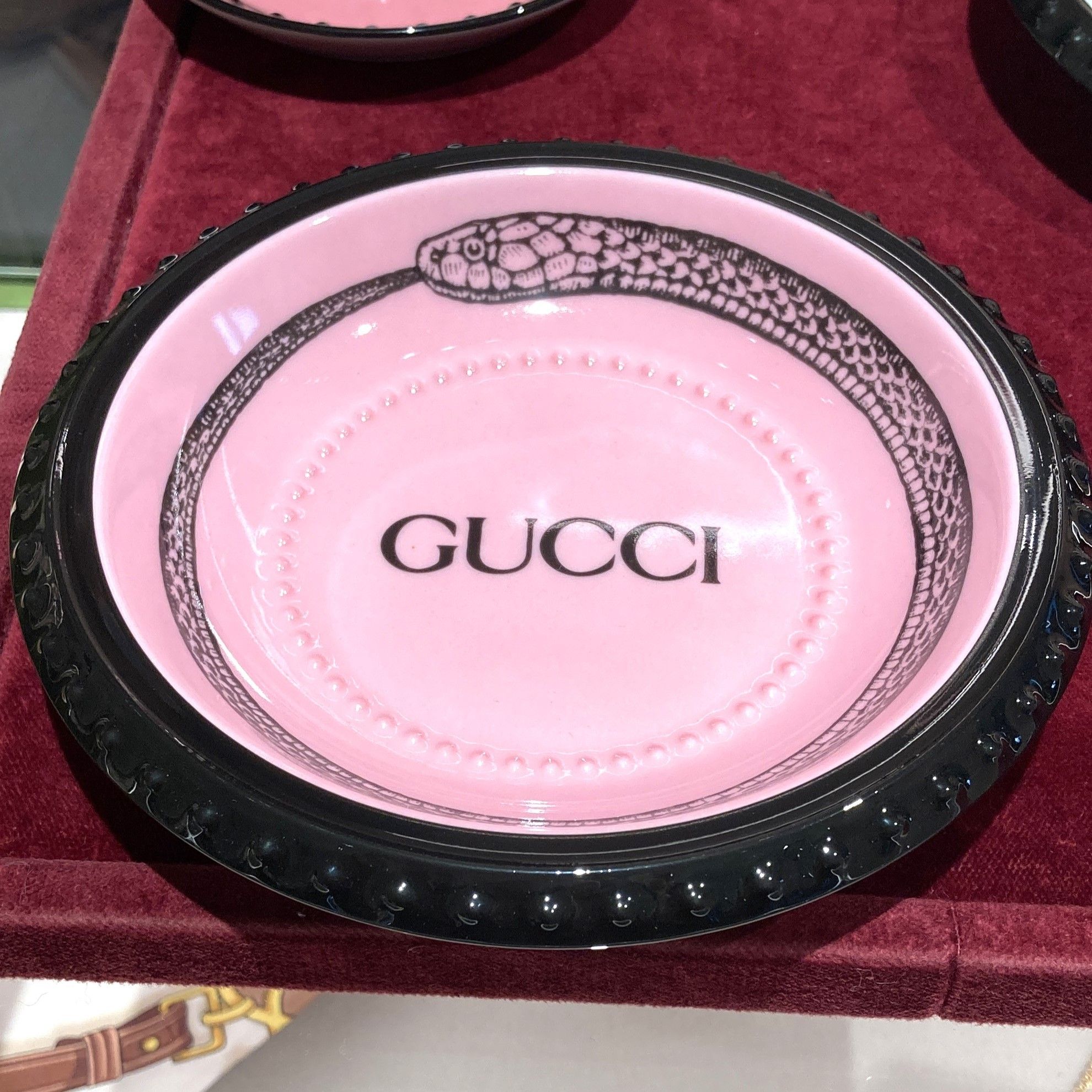 即発!GUCCI ロゴ 小物入れ アクセサリートレイ お皿 箱入 灰皿 (GUCCI