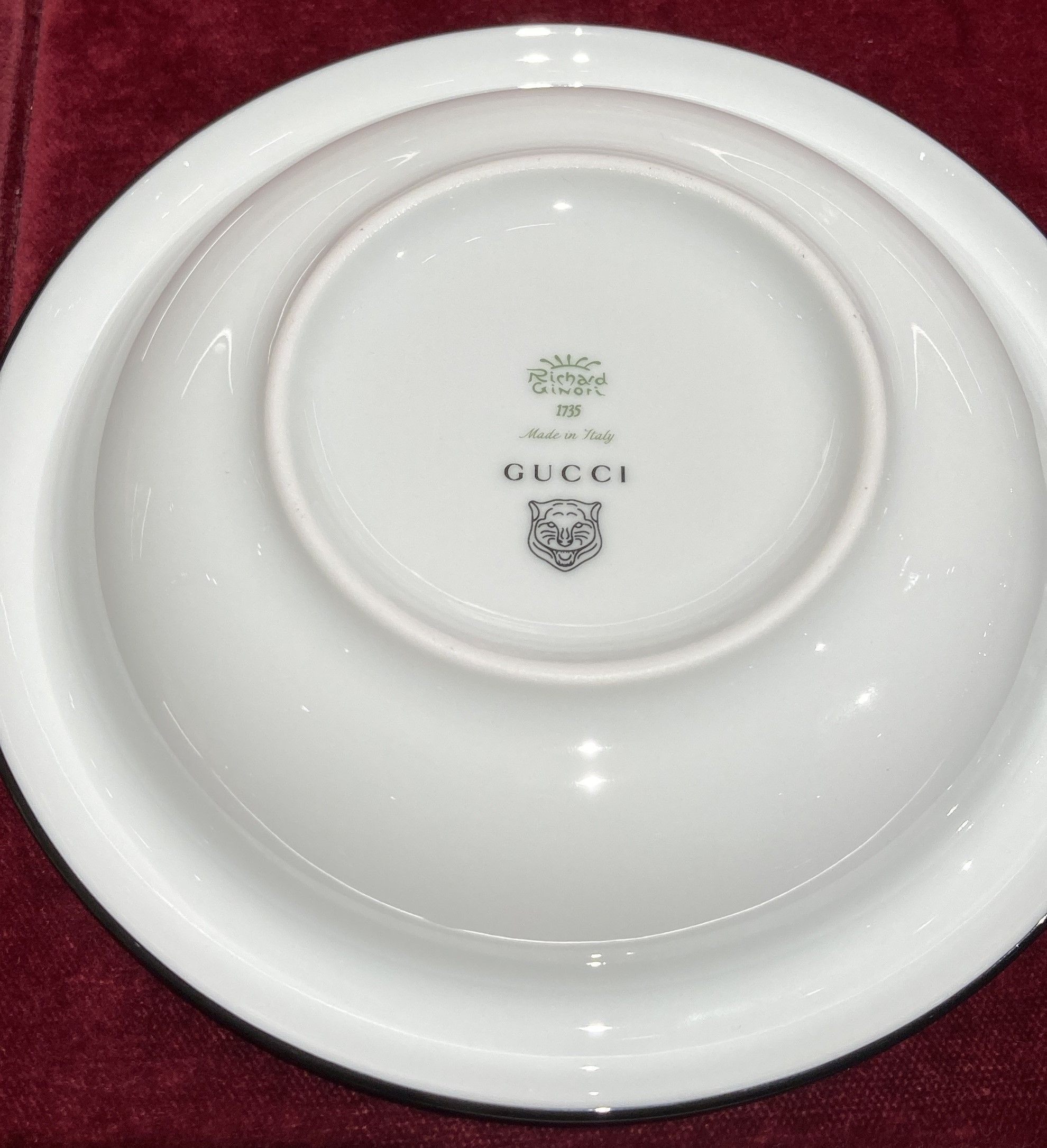 即発!GUCCI ロゴ 小物入れ アクセサリートレイ お皿 箱入 灰皿 (GUCCI