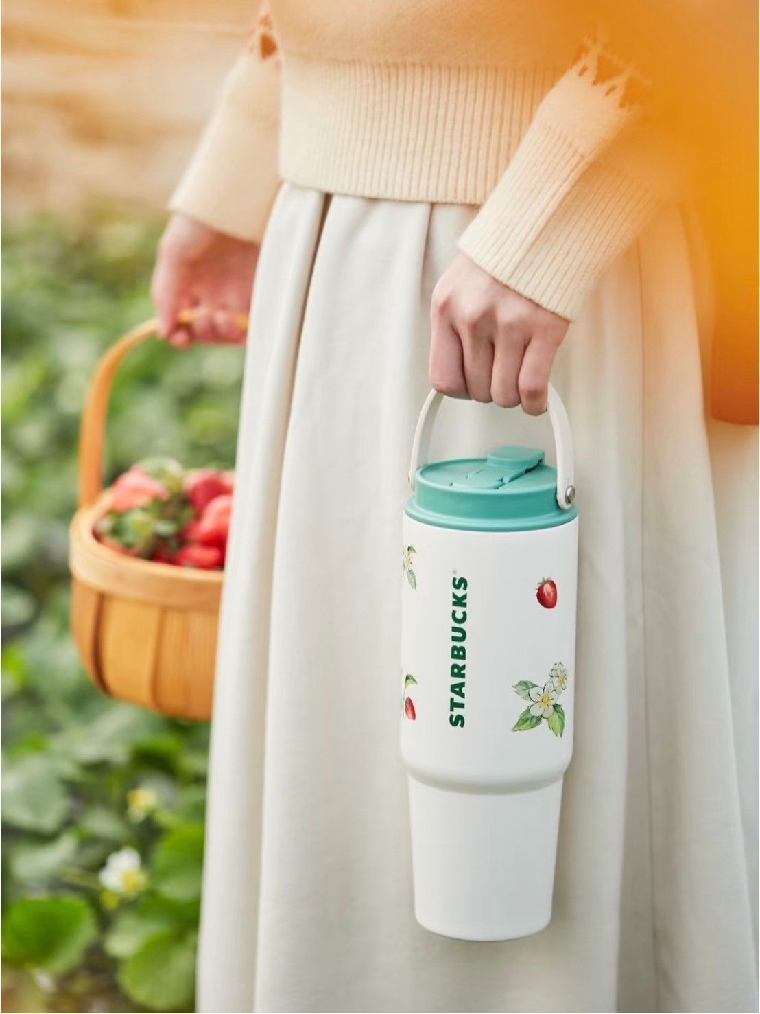 スターバックス 海外中国 いちごのハンドルステンレスボトル