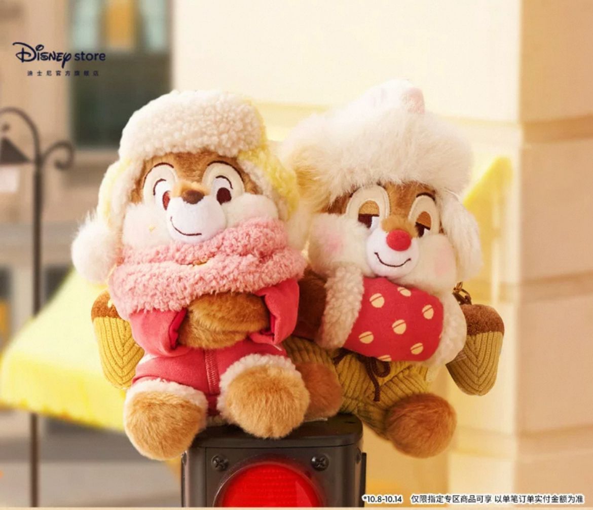上海ディズニー チップ＆デール 冬のハグぬいぐるみキーチェーン