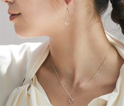 すぐ届く【4℃】エターナルシルバーしずく型ネックレス*送料無料 (4