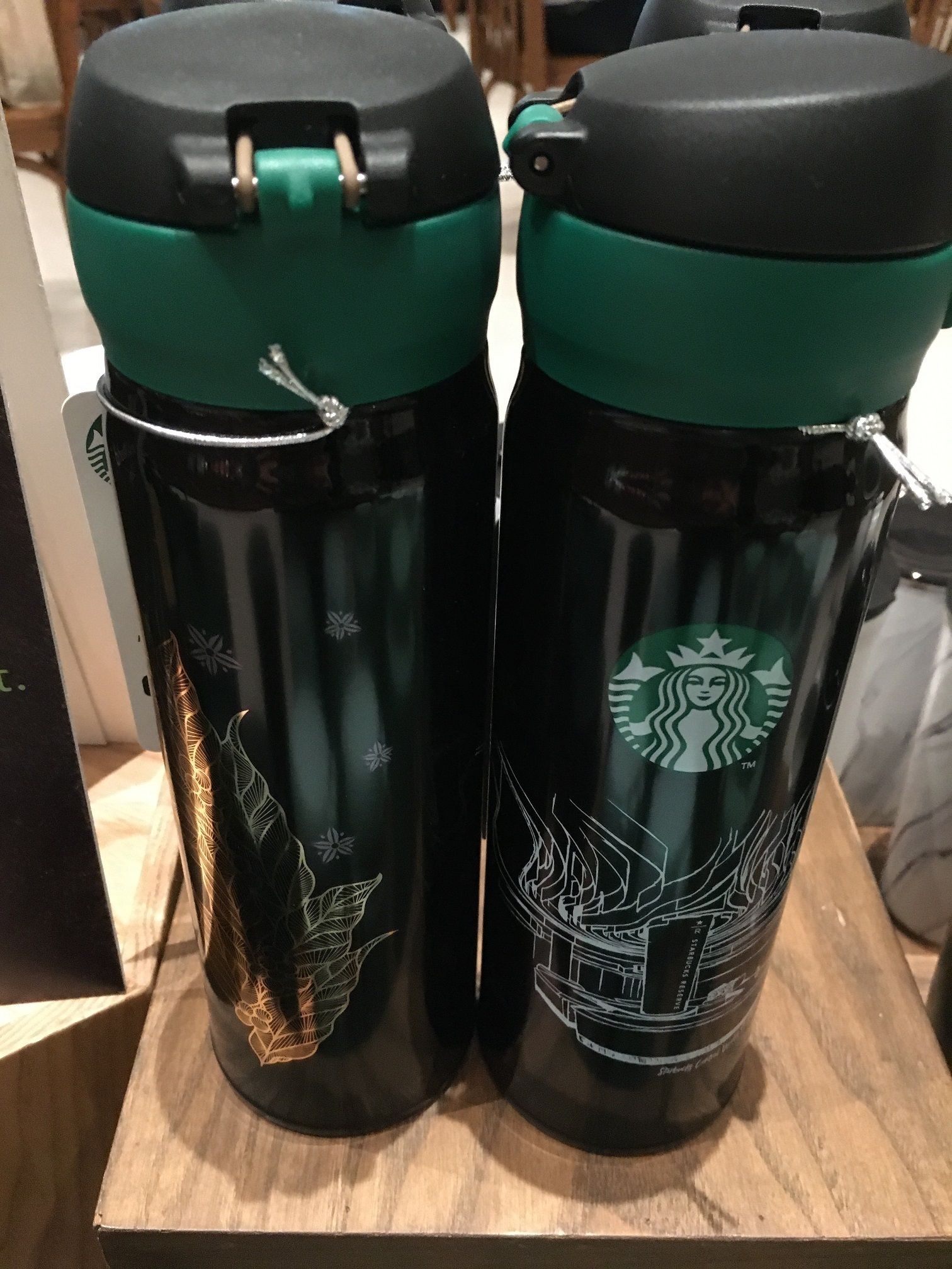 スタバリザーブ サーモス 水筒 タイ限定 ピクニック♪ (Starbucks