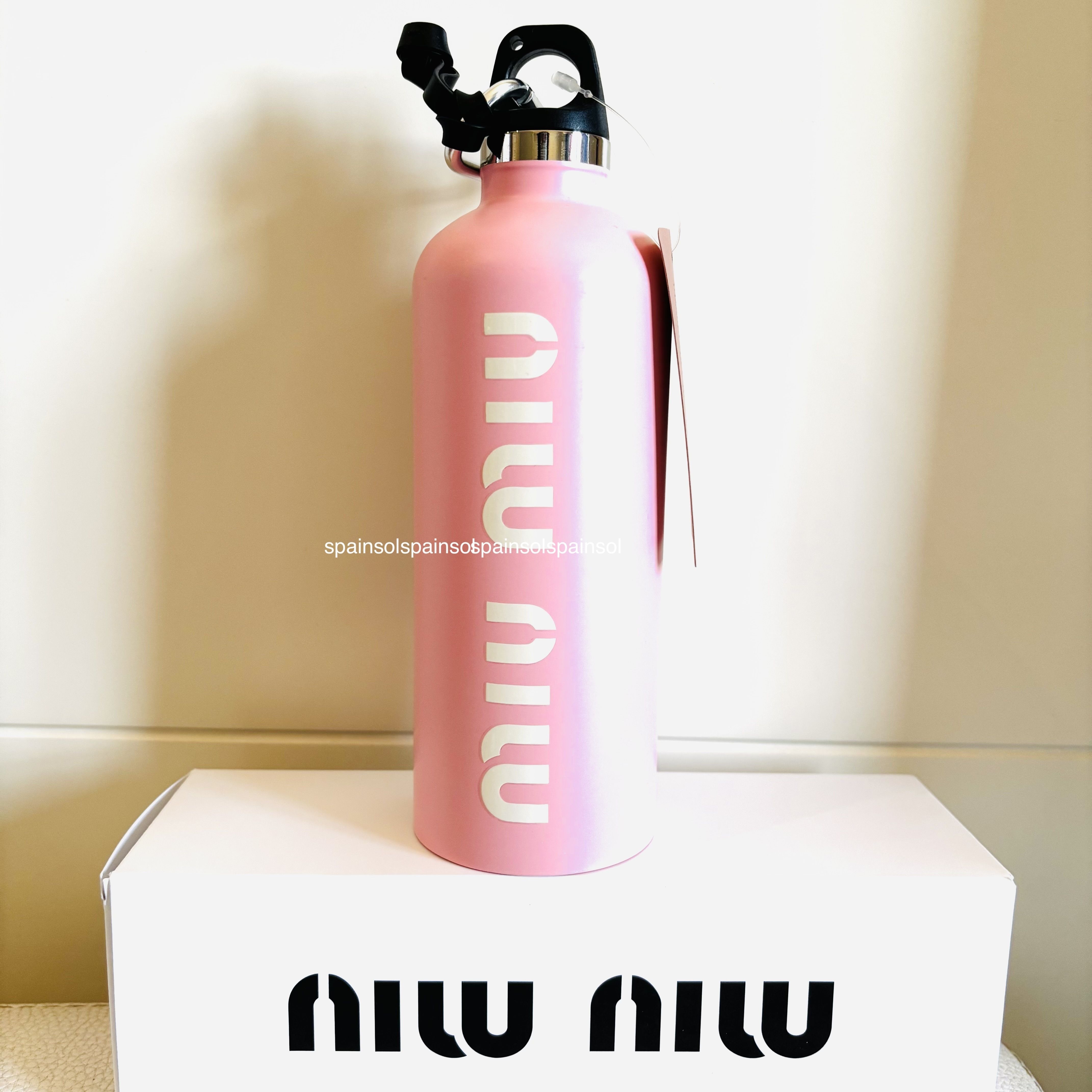 人気上昇中【MIU MIU】ステンレス ロゴウォーターボトル 500ml