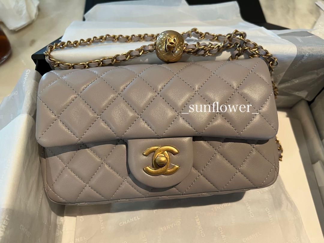 シャネル ボールチェーン付き ミニフラップバッグ 20cm グレー (CHANEL