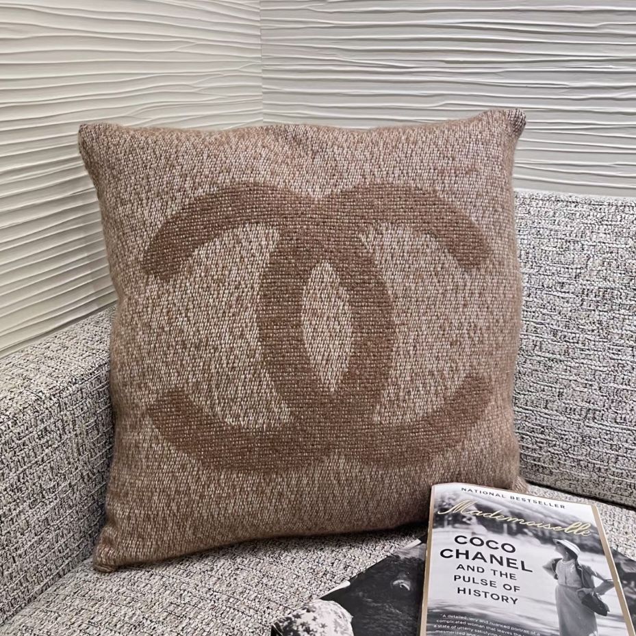 置くだけでお部屋が一気にお洒落♪】CHANEL クッション CCロゴ (CHANEL