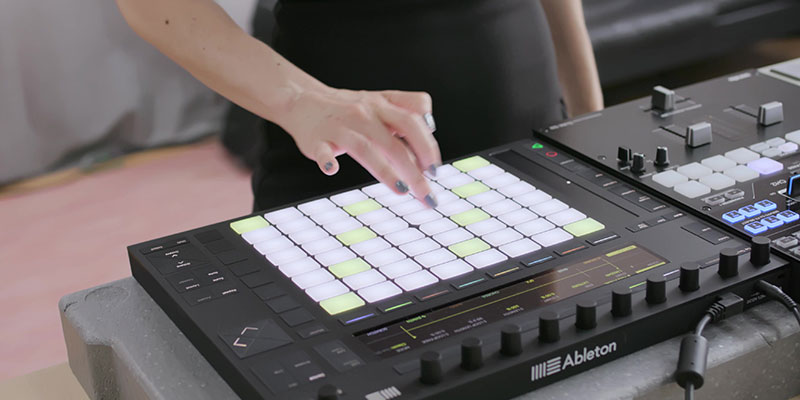 DJ Step 1：スクラッチ x サンプリング x Push | Ableton
