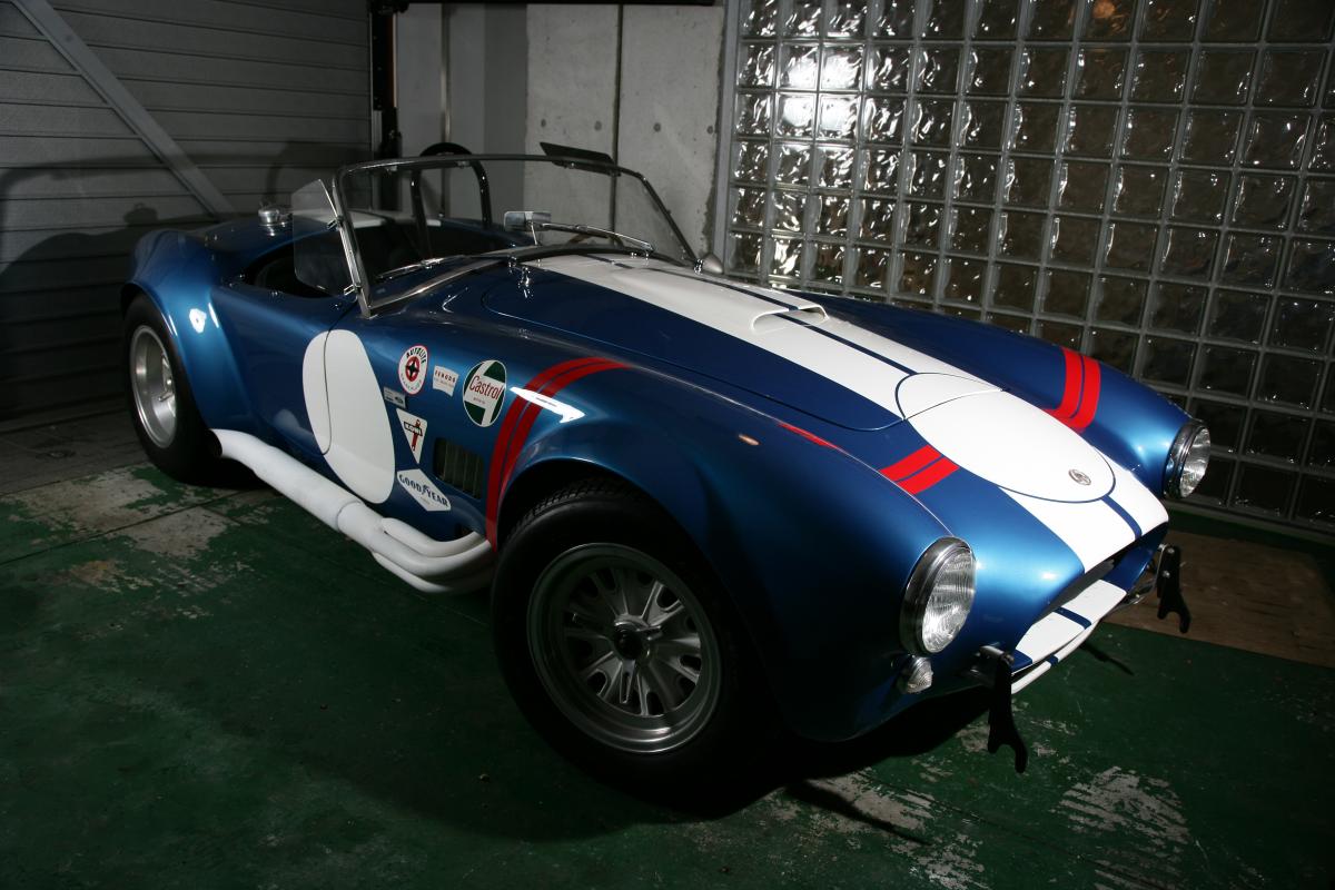 世界の名車】1960年代に400馬力オーバーの怪物「ACコブラ」 | 自動車