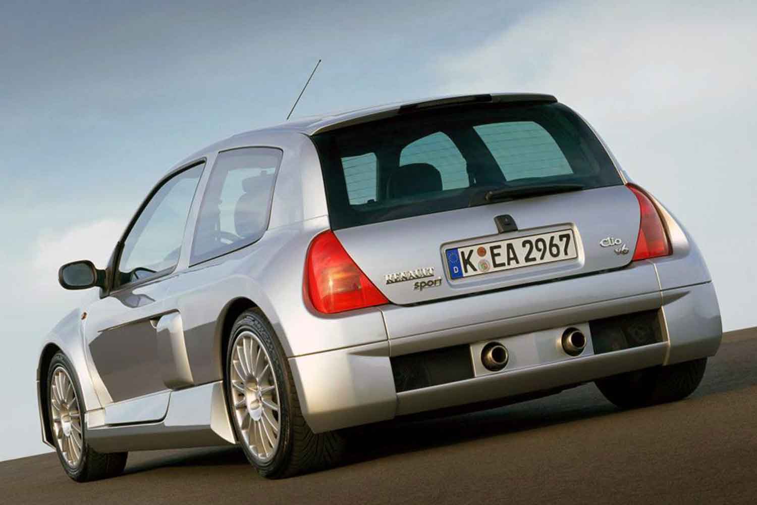 新車時は手強かったルノー・クリオ・ルノースポールV6はヒストリック