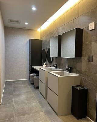 プレーンVミラーボックス ホワイト W1200(三面鏡)(KT03489WM)｜洗面所