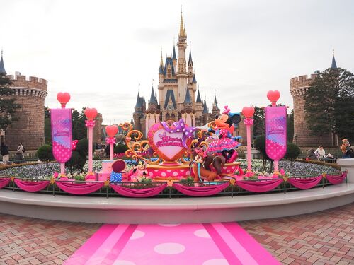 夫婦で行くディズニーランド☆パルパルーザ第1弾、ミニーちゃんが主役