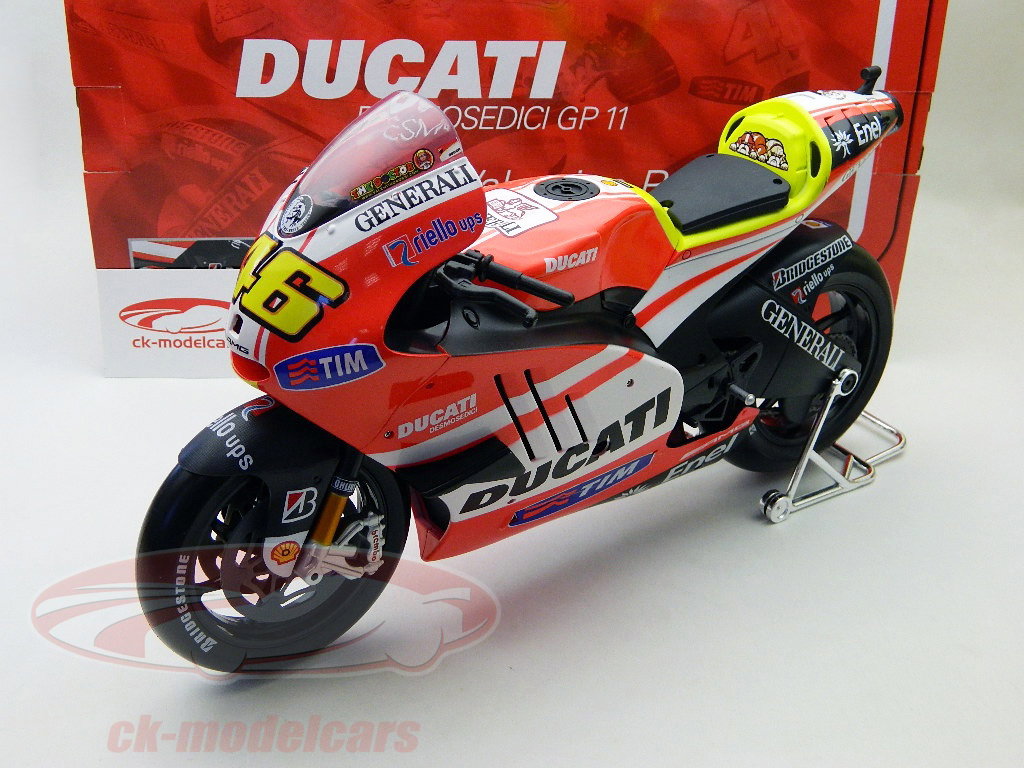 Maisto 1:6 Valentino Rossi Ducati Desmosedici GP11 MotoGP 2011