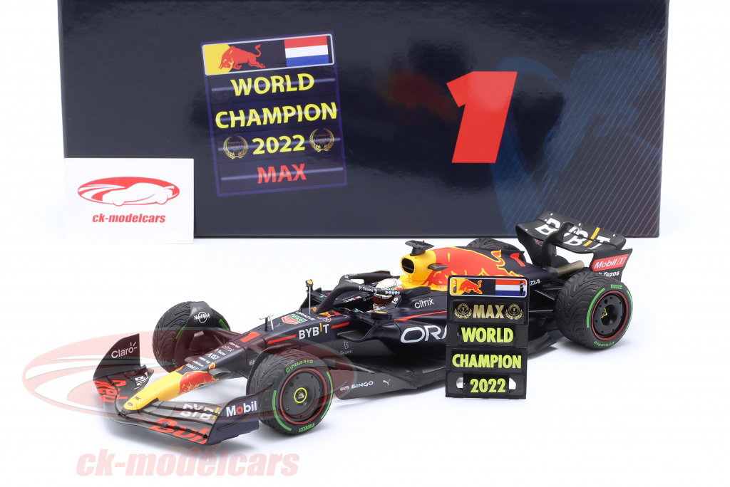 Minichamps 1:18 M Verstappen Red Bull RB18 #1 勝者 日本 GP 式 1