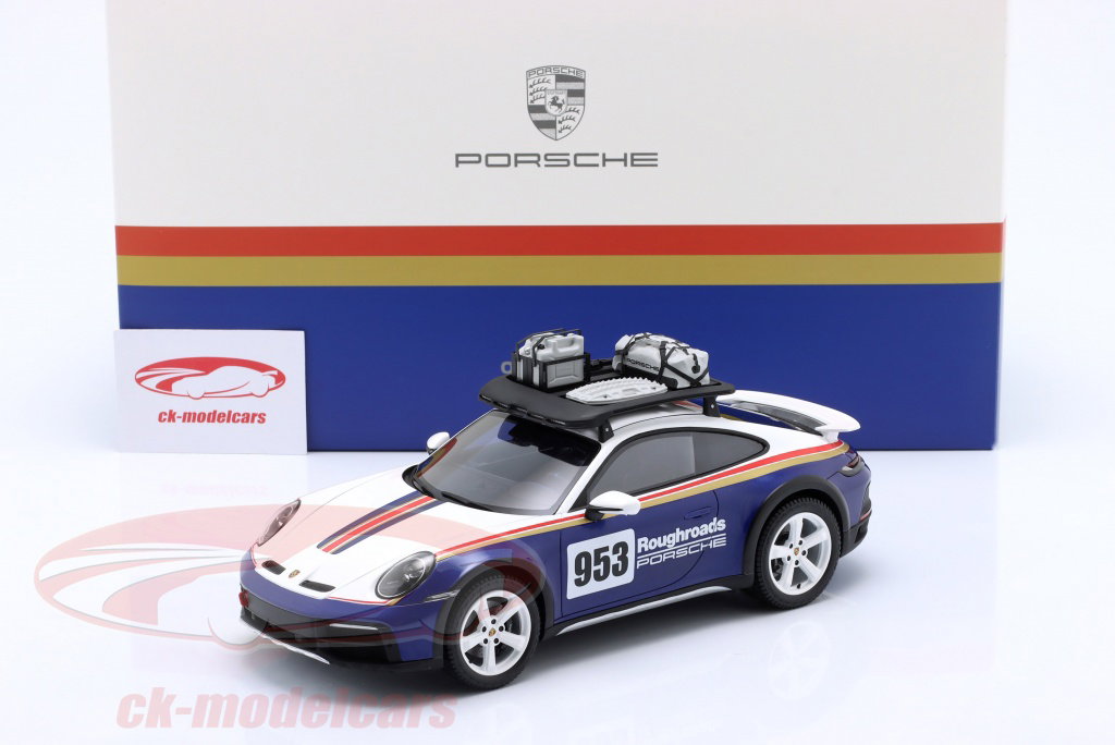 Spark 1:18 Porsche 911 (992) Dakar #953 Roughroads Rallye デザイン