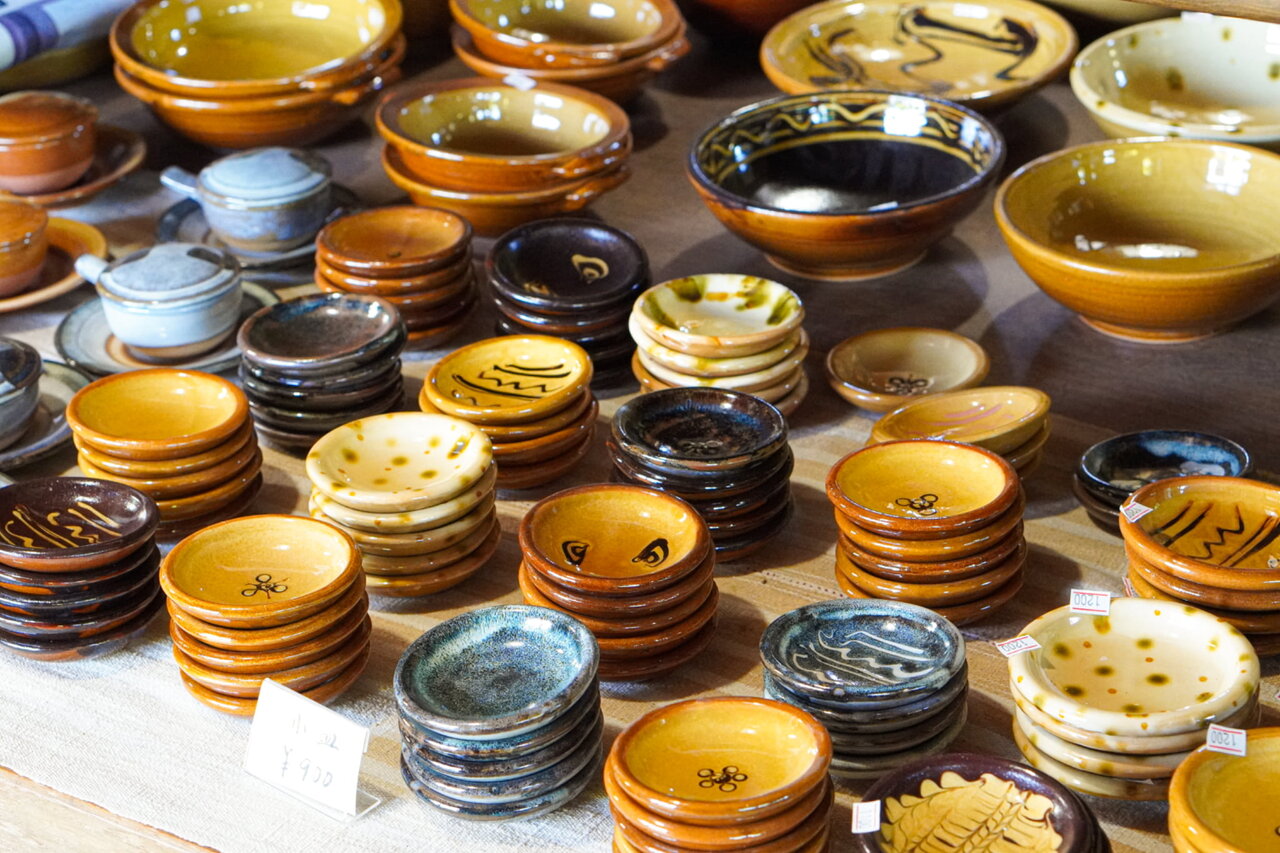 時を超える美と技の結晶。湯町窯の焼き物たち｜ZOOM LIFE