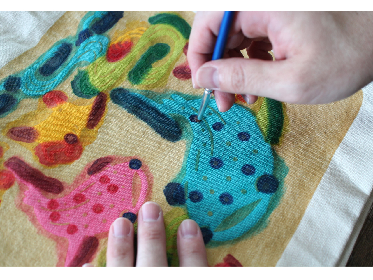 紅型染め体験 タペストリー】沖縄旅行の思い出作りに！雨でも楽しめる
