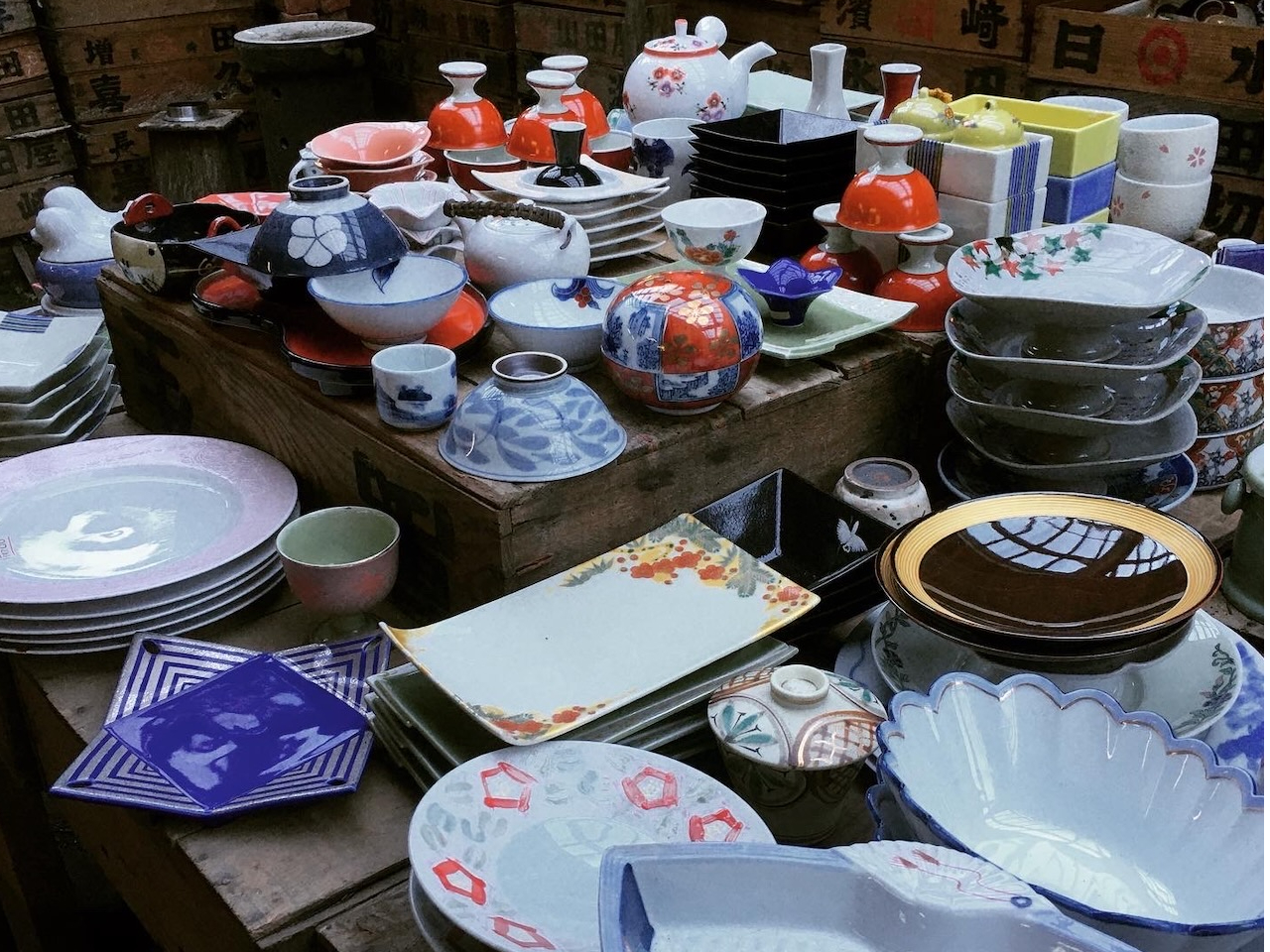 ☆1カゴ＝13,200円◇鮮やかな器をGET◇有田焼トレジャーハンティング