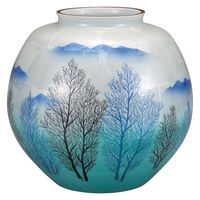 伊野正峰 九谷焼 10号花瓶 金箔木立鶴連山（直送品） - アスクル