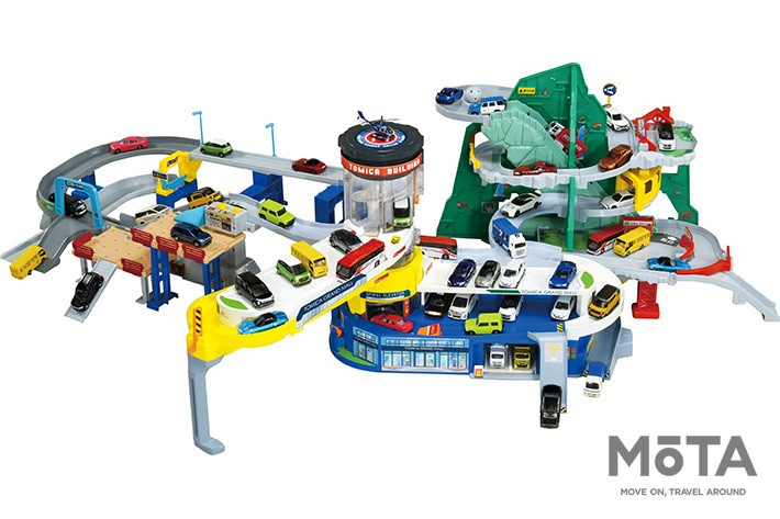 パパも憧れた！ 最新トミカビルは変形可能！？ 親子でわくわくが止まら