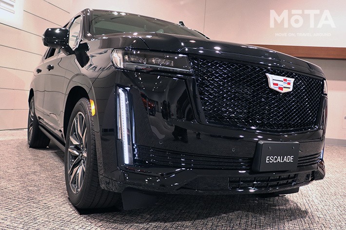 キャデラックのフラッグシップ、大型SUVの新型エスカレードが日本初