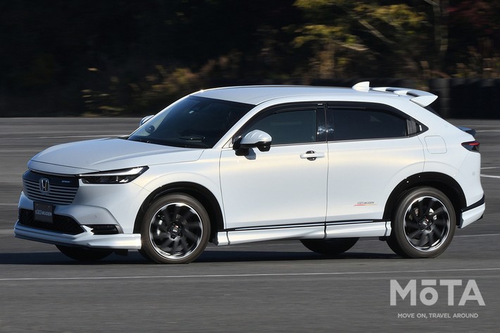 新型ヴェゼル、スポーティさとプレミア感を付与するエクステリアパーツ