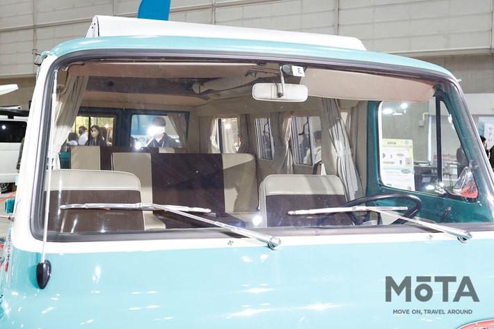 実用的でオシャレ！ 千原ジュニア氏の愛車「フォード エコノライン」が