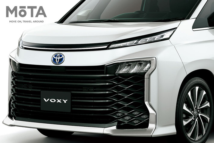 新型ノア／ヴォクシーは「ハコ」感がより強調されたデザイン