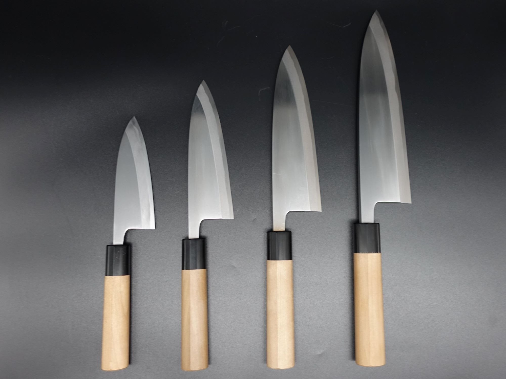 出刃庖丁 - 吉實