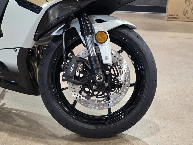 2026 Kawasaki Ninja® ZX™-6R ABS | Extreme Powersports, Inc