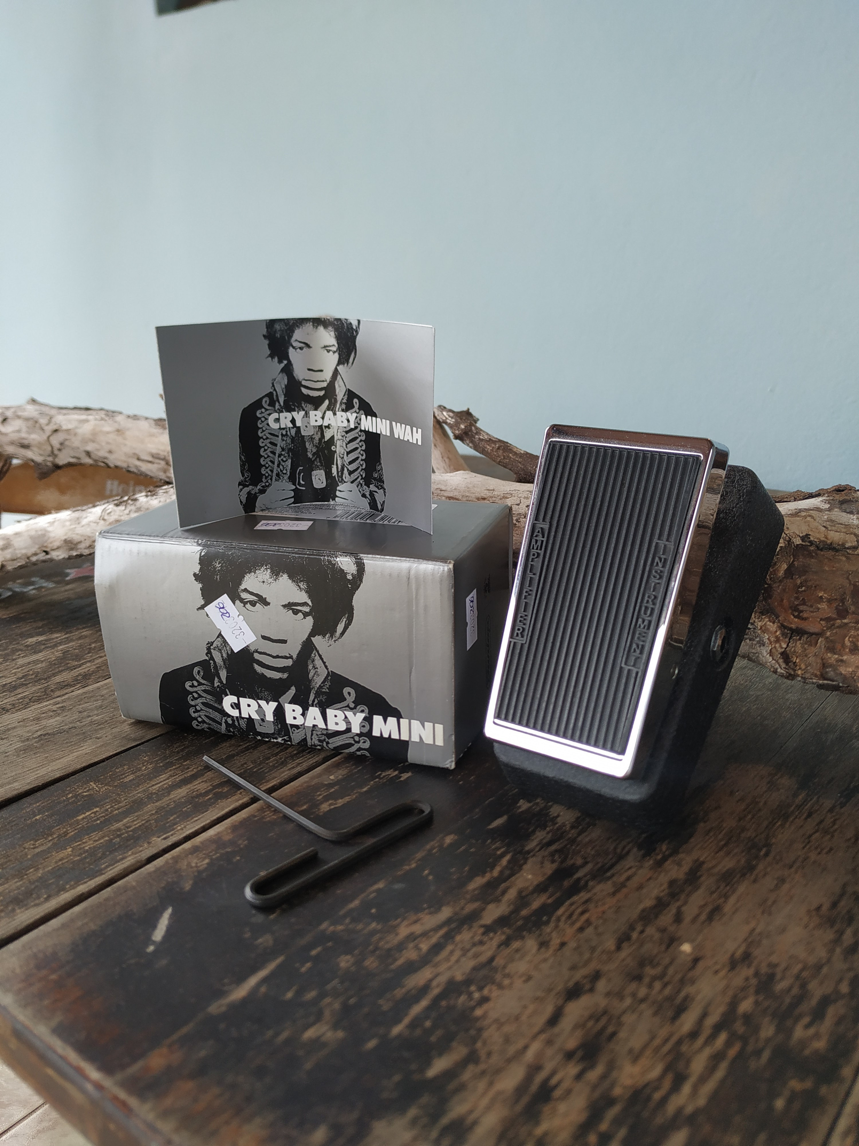 Dunlop Cry Baby Wah Wah Jimi Hendrix Mini JHM9 - Canoas Guitar Shop