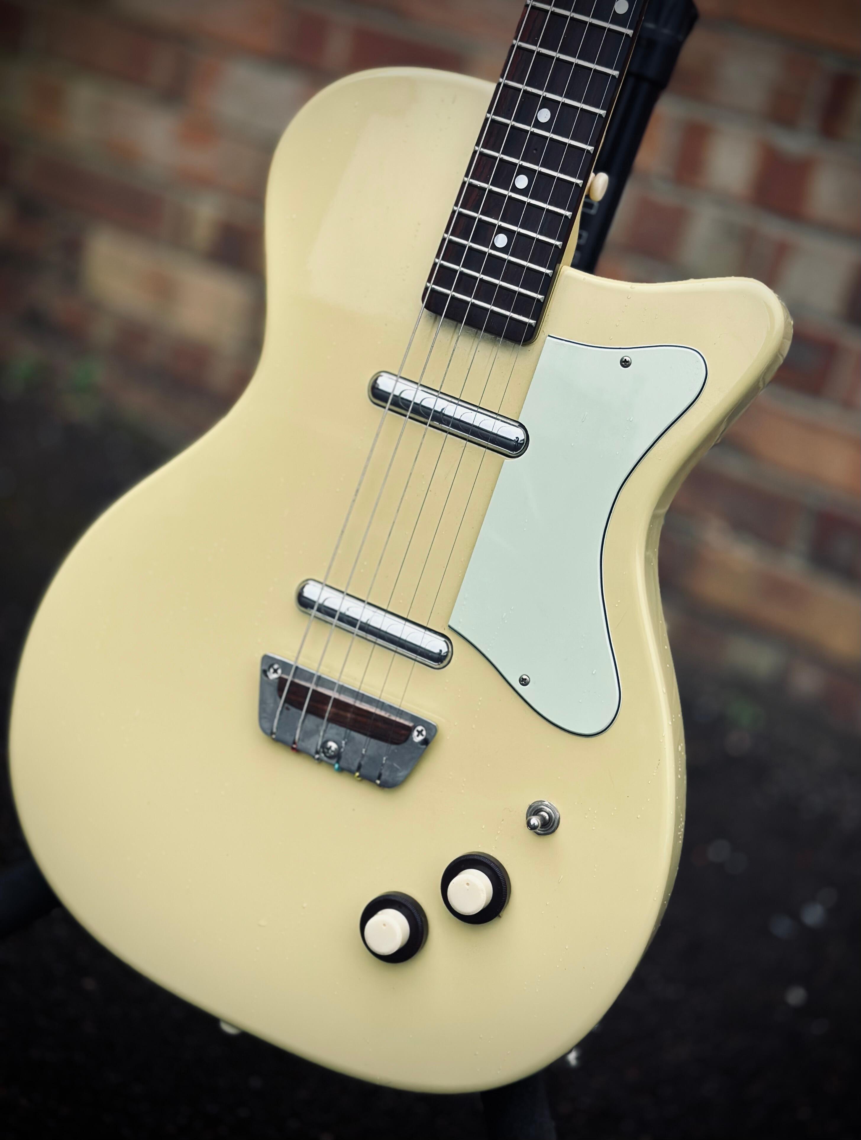 Danelectro - U2 Electric Guitar - Cream - Pre Owned