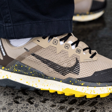 Nike Wildhorse 8 Khaki/Vivid Sulphur/Anthracite/Black | Sneaker