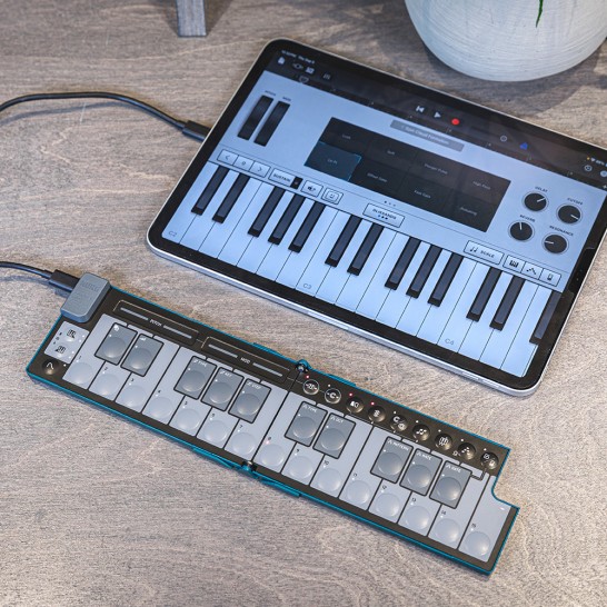 nanoKEY Fold - FOLDABLE MIDI KEYBOARD | KORG (USA)